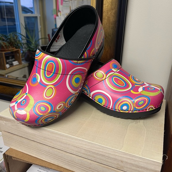 Sanita clogs ( European size 40) - Picture 2 of 5